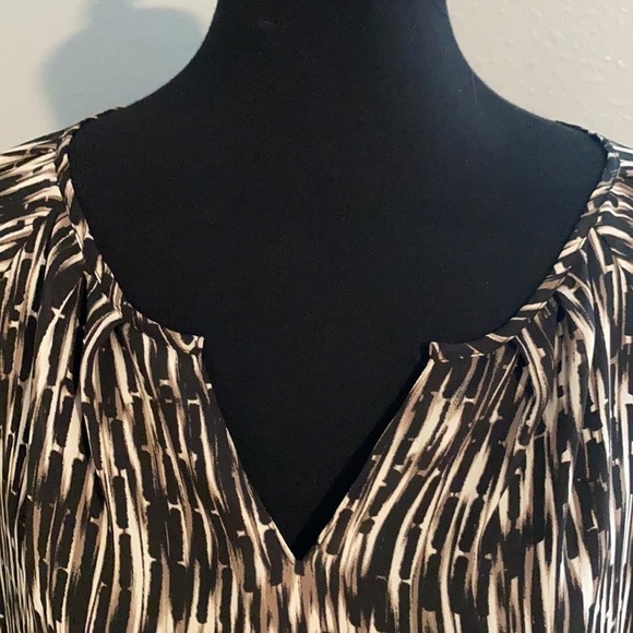 3 for $30 Vertical striped animal like blouse PS - Picture 6 of 9